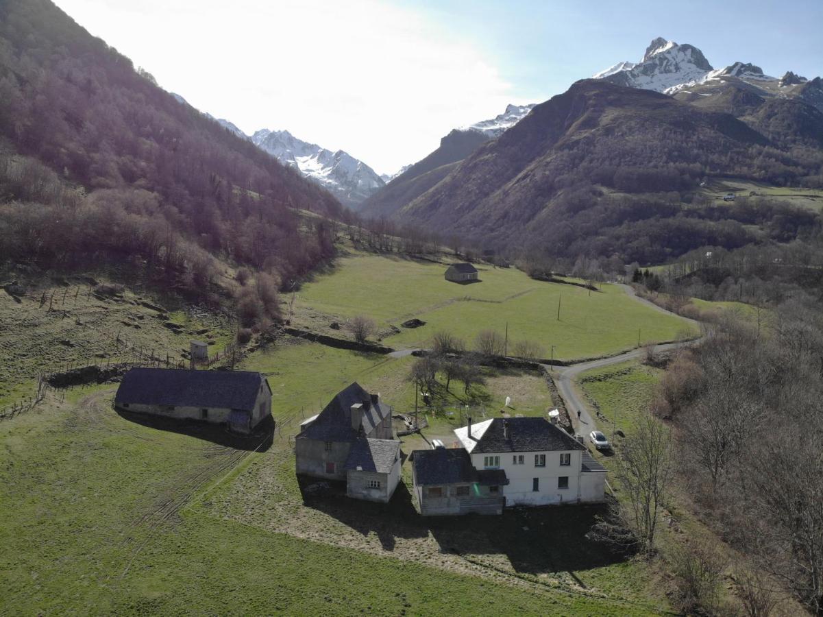 Aux D'Estaing Croises, Gite De Montagne Accessible A Tous Exterior foto
